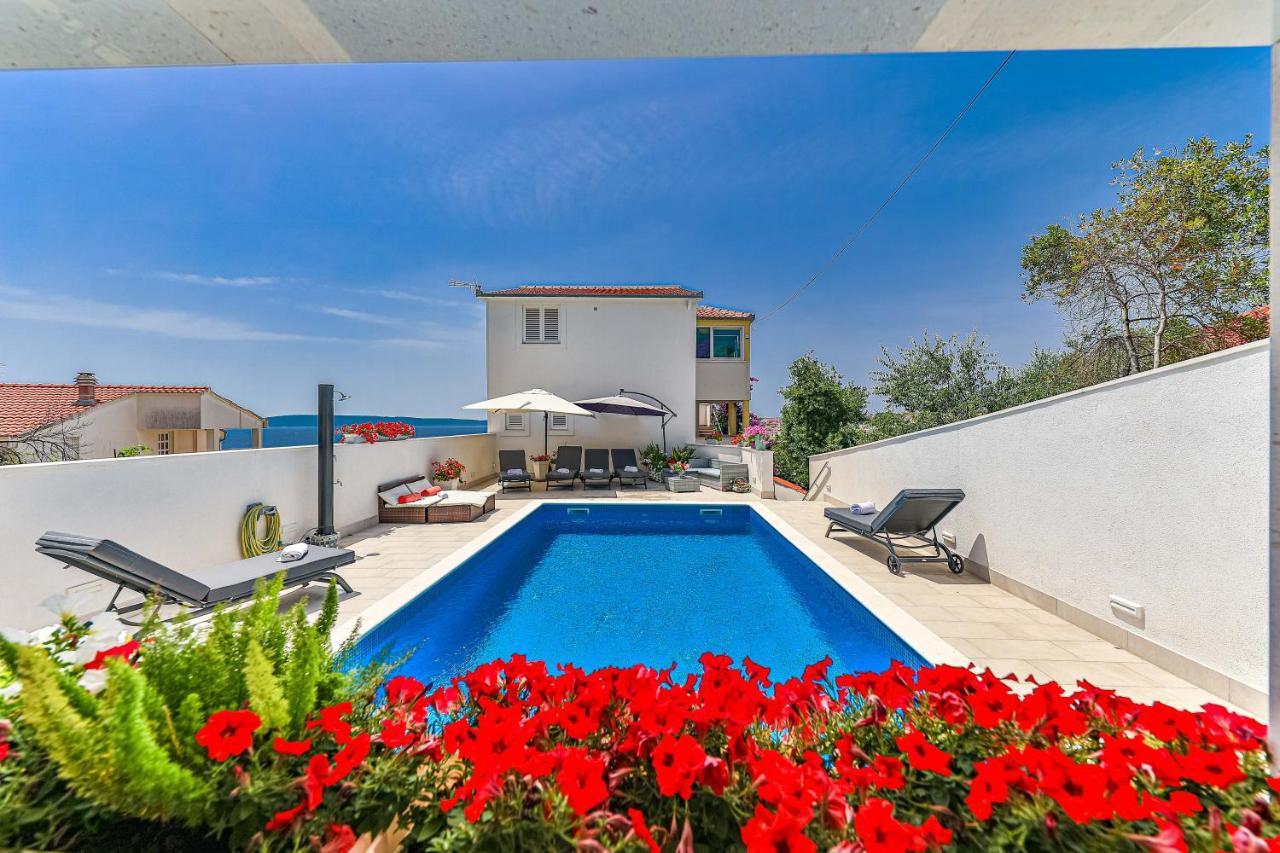 Apartments Villa Nea Leona Trogir Exterior photo