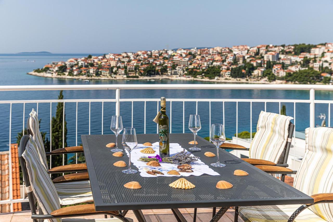Apartments Villa Nea Leona Trogir Exterior photo