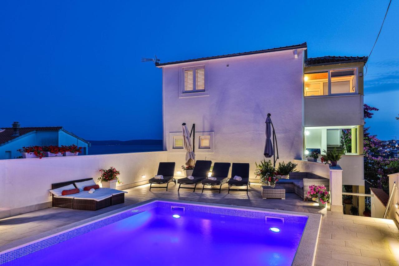 Apartments Villa Nea Leona Trogir Exterior photo