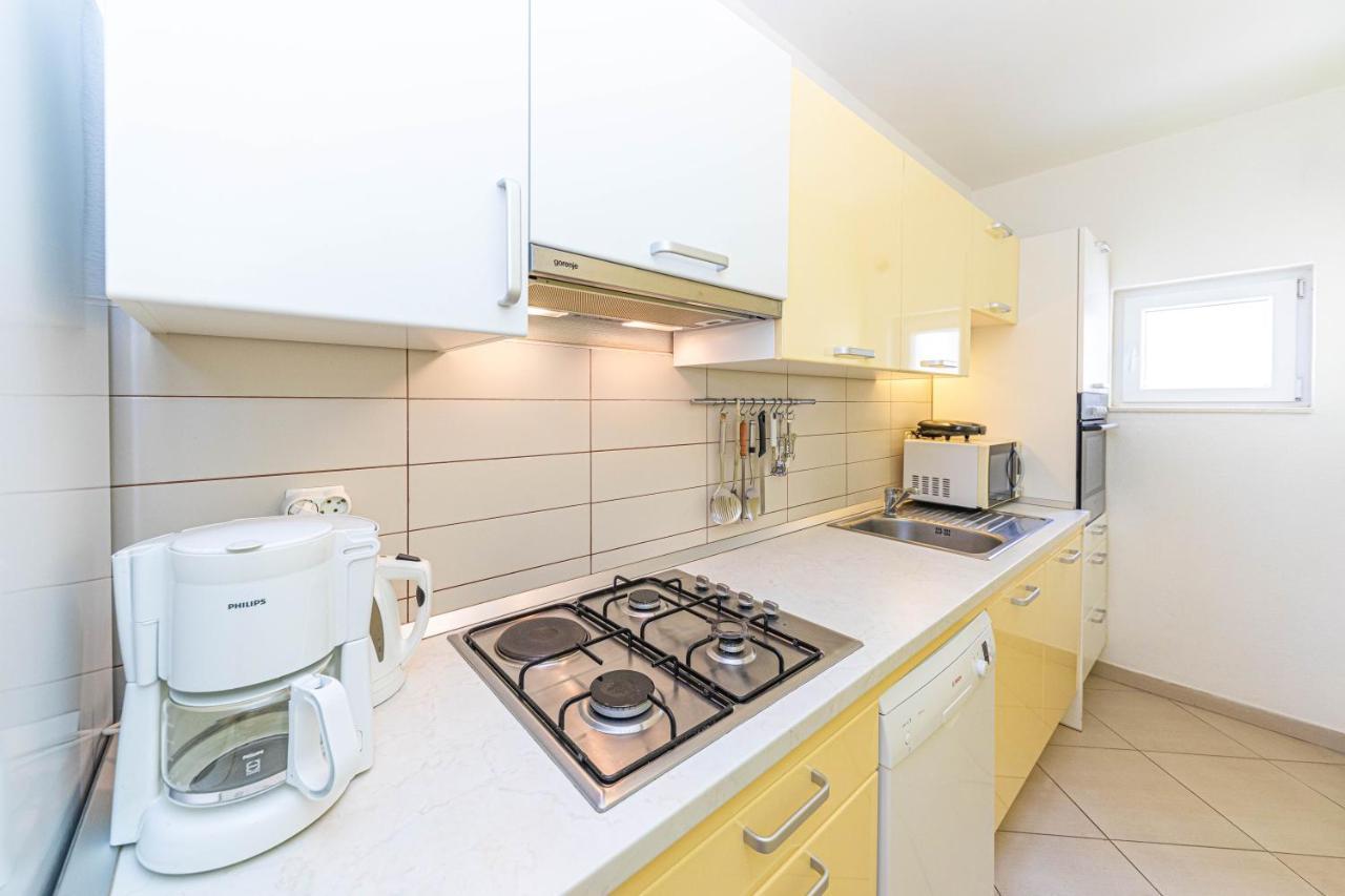 Apartments Villa Nea Leona Trogir Exterior photo