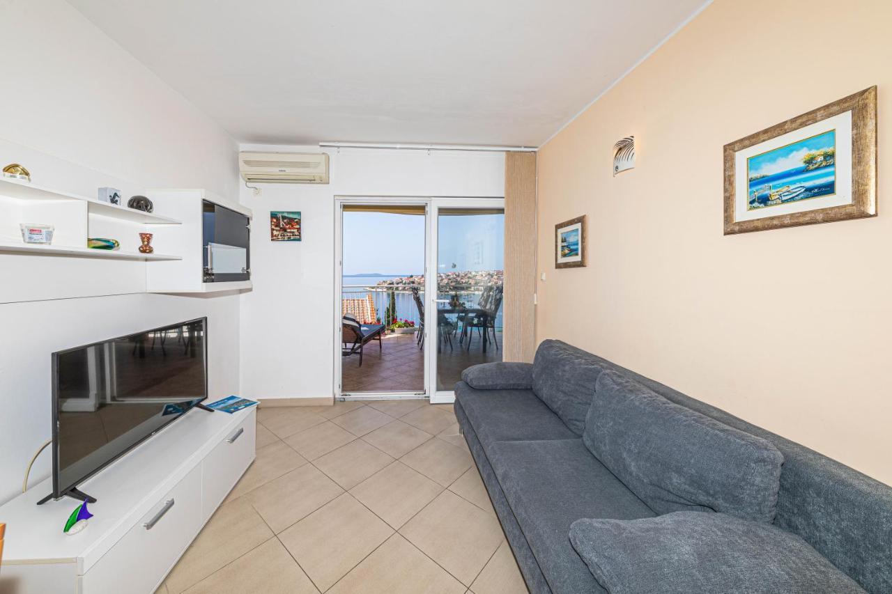 Apartments Villa Nea Leona Trogir Exterior photo