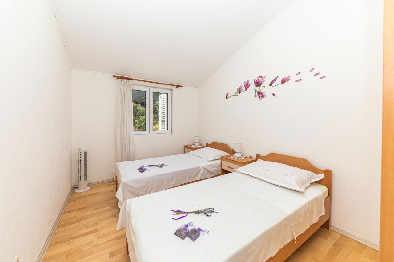 Apartments Villa Nea Leona Trogir Exterior photo