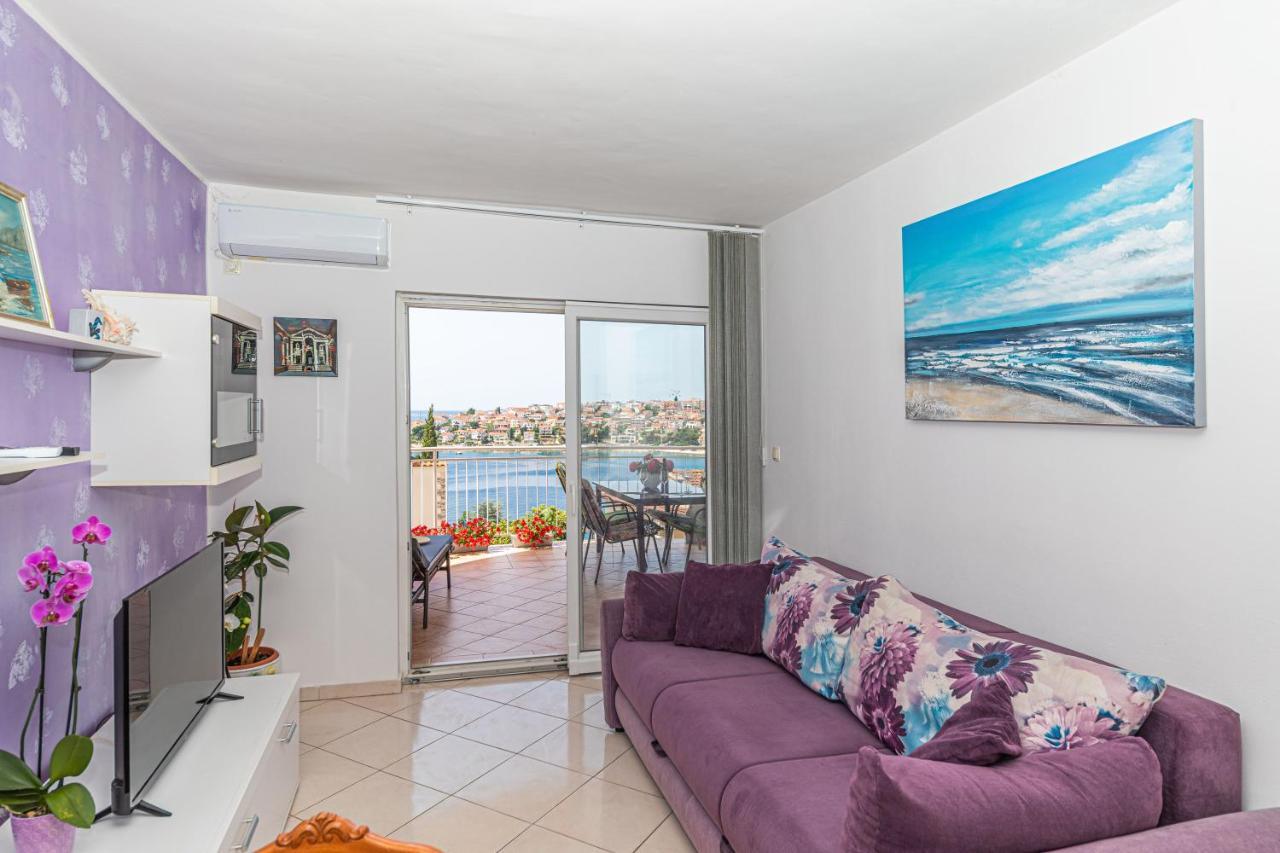 Apartments Villa Nea Leona Trogir Exterior photo