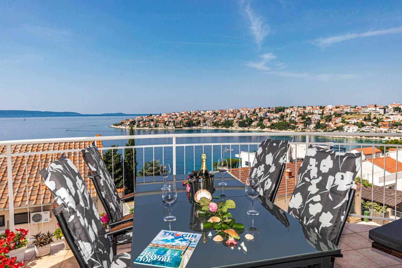 Apartments Villa Nea Leona Trogir Exterior photo