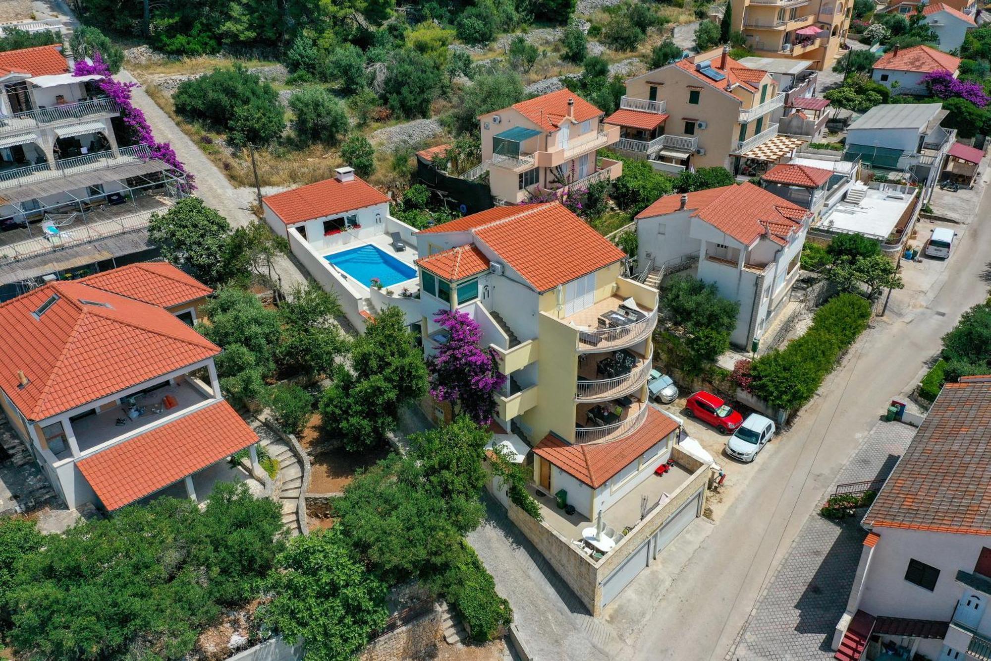 Apartments Villa Nea Leona Trogir Exterior photo